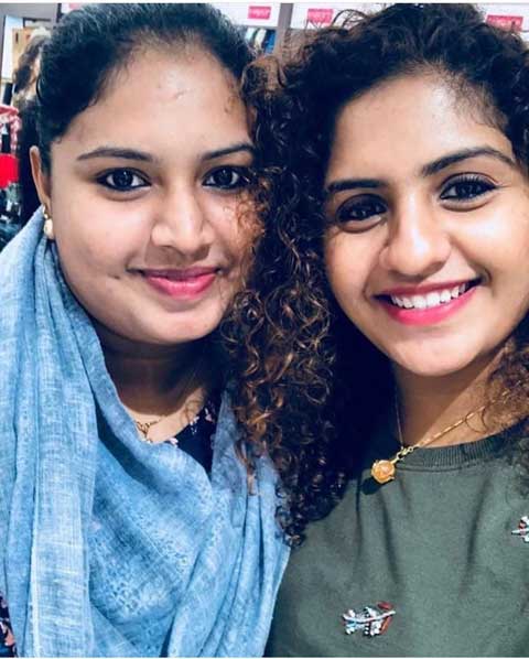 Noorin Shereef 5 Noorin Shereef with sister