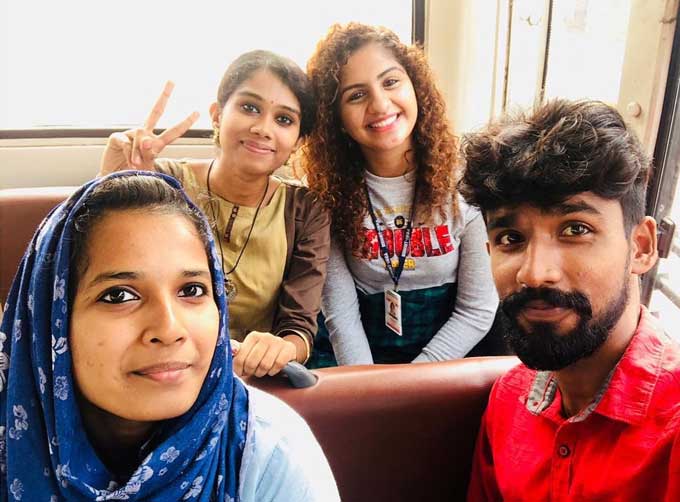 Noorin Shereef 15 Noorin Shereef with friends