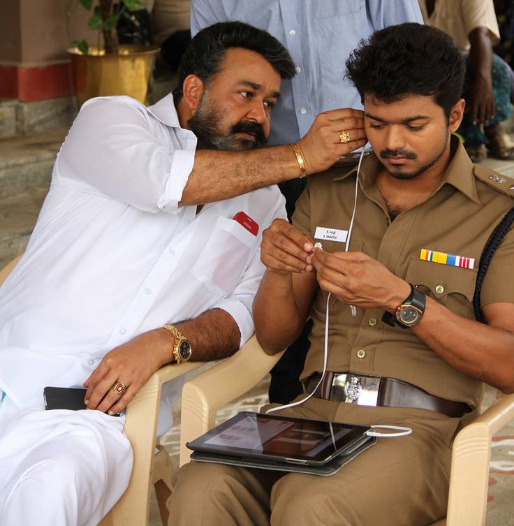 Vijay with Mohanlal at Jilla shooting spot